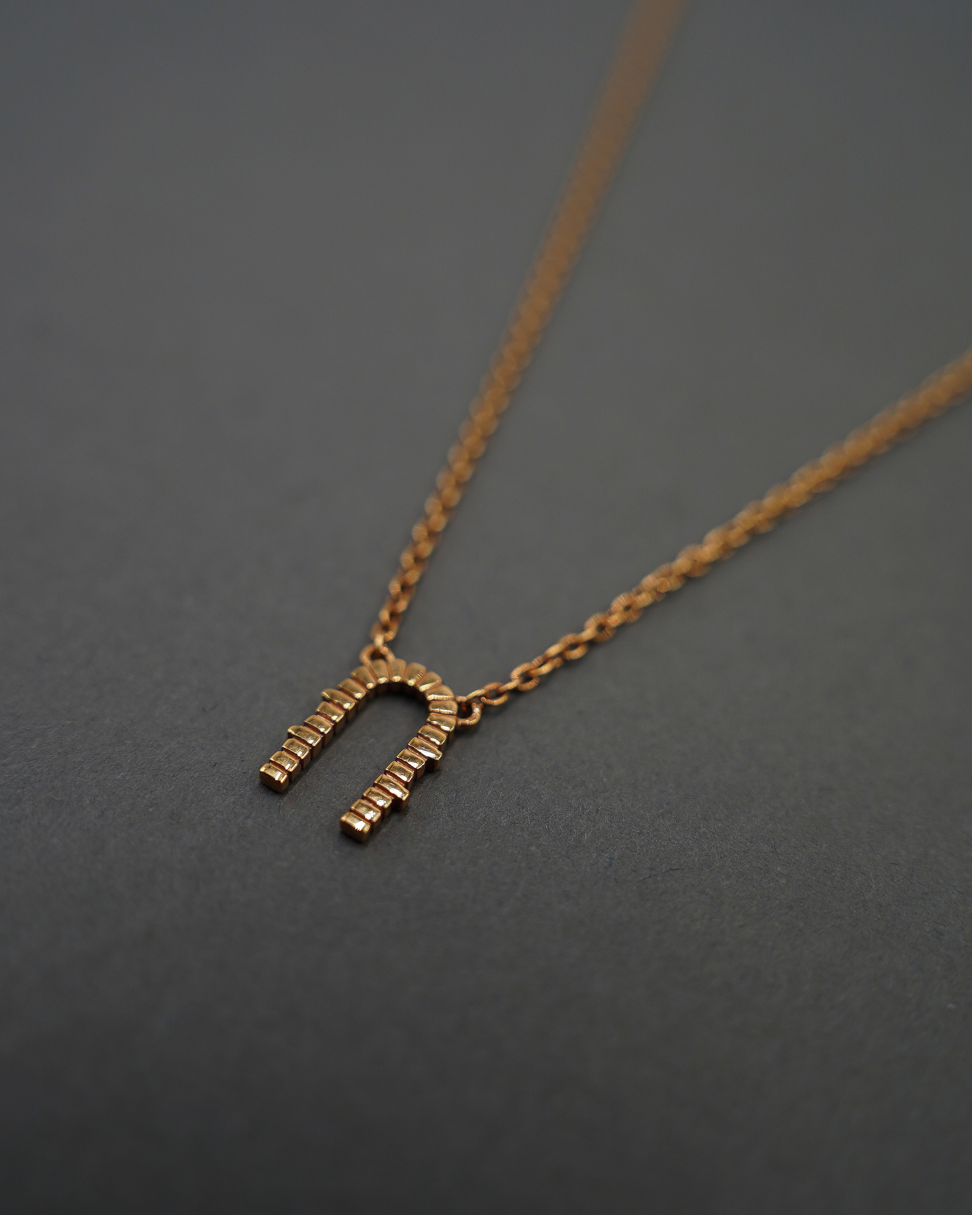 KÄRLEKSPORTEN HALSBAND GULD