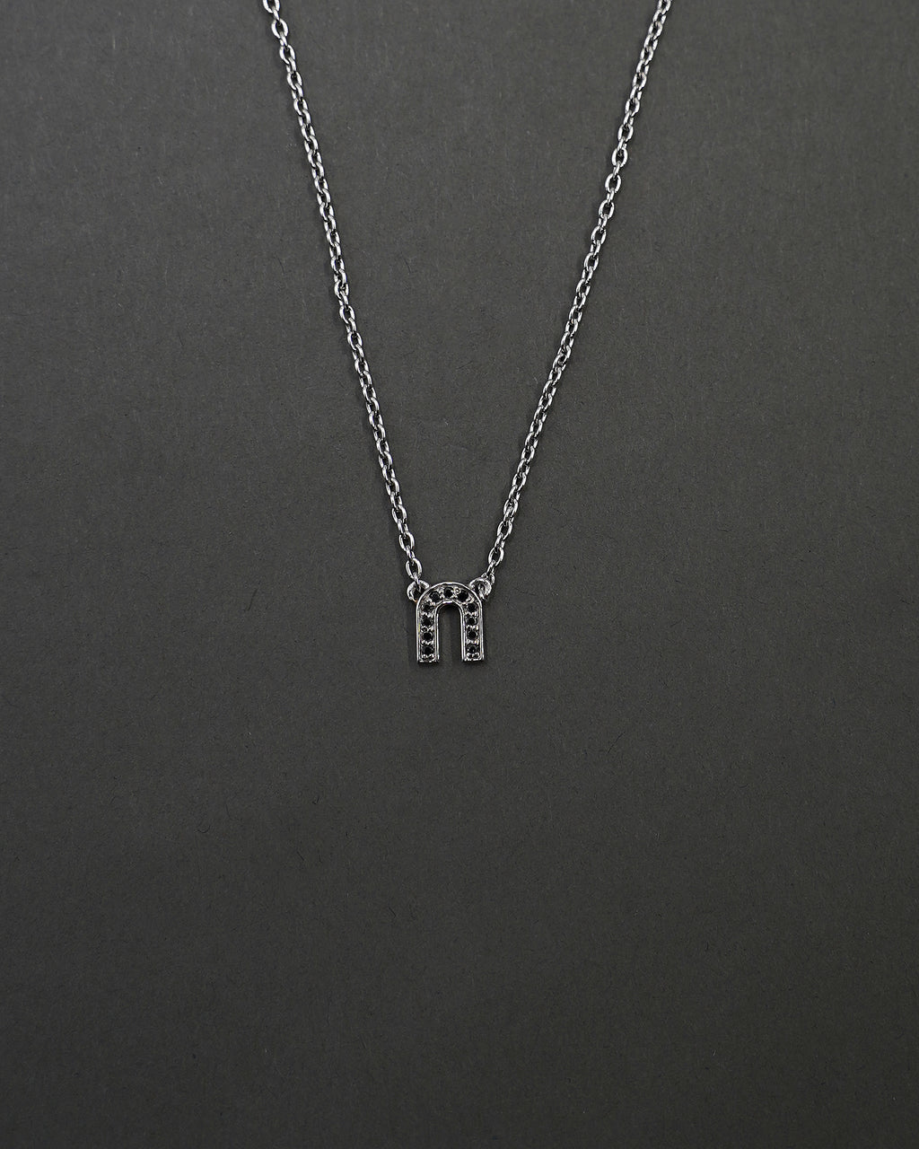 KÄRLEKSPORTEN HALSBAND MINI SVART DIAMANT VITGULD