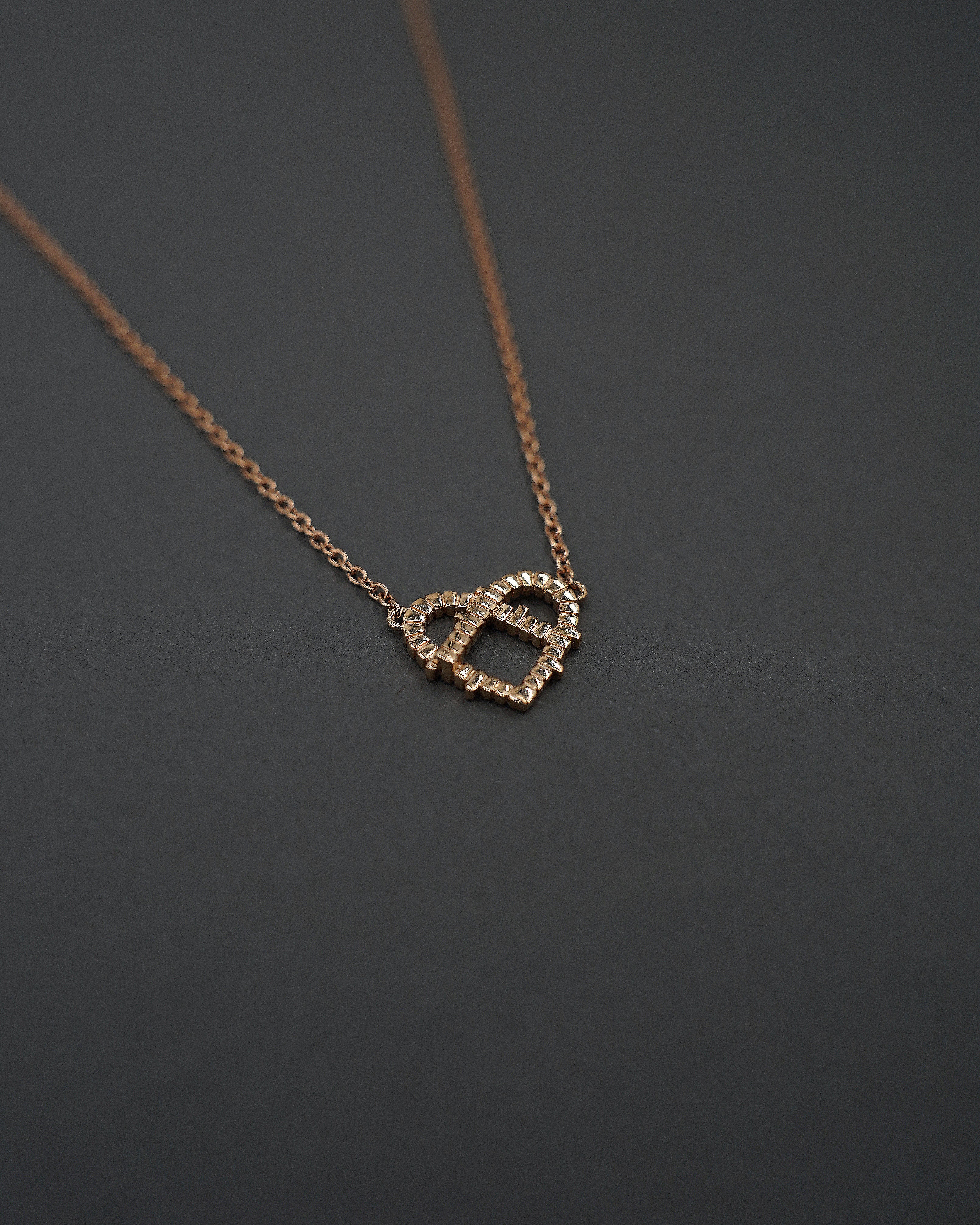 KÄRLEKSPORTEN HJÄRTA HALSBAND GULD