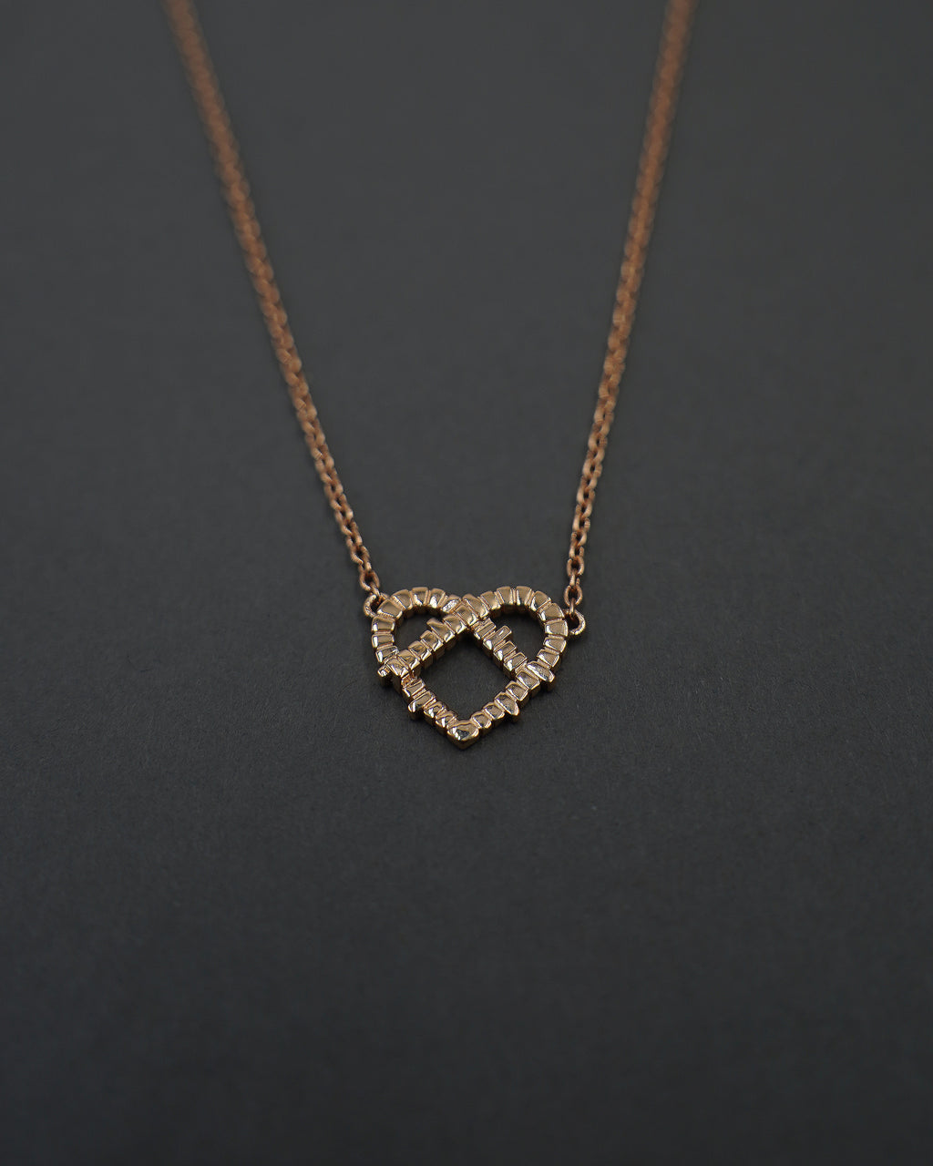 KÄRLEKSPORTEN HJÄRTA HALSBAND GULD