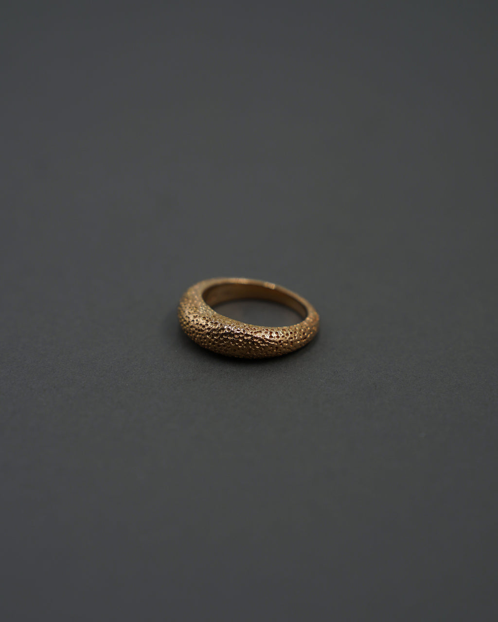 MOON RING S STRUKTUR GULD