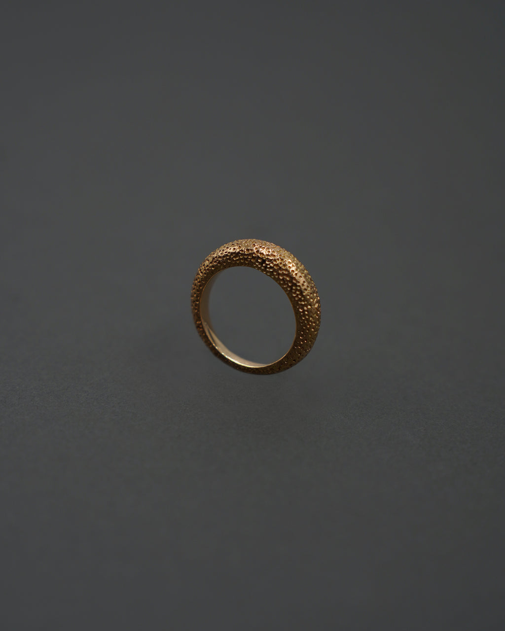 MOON RING S STRUKTUR GULD