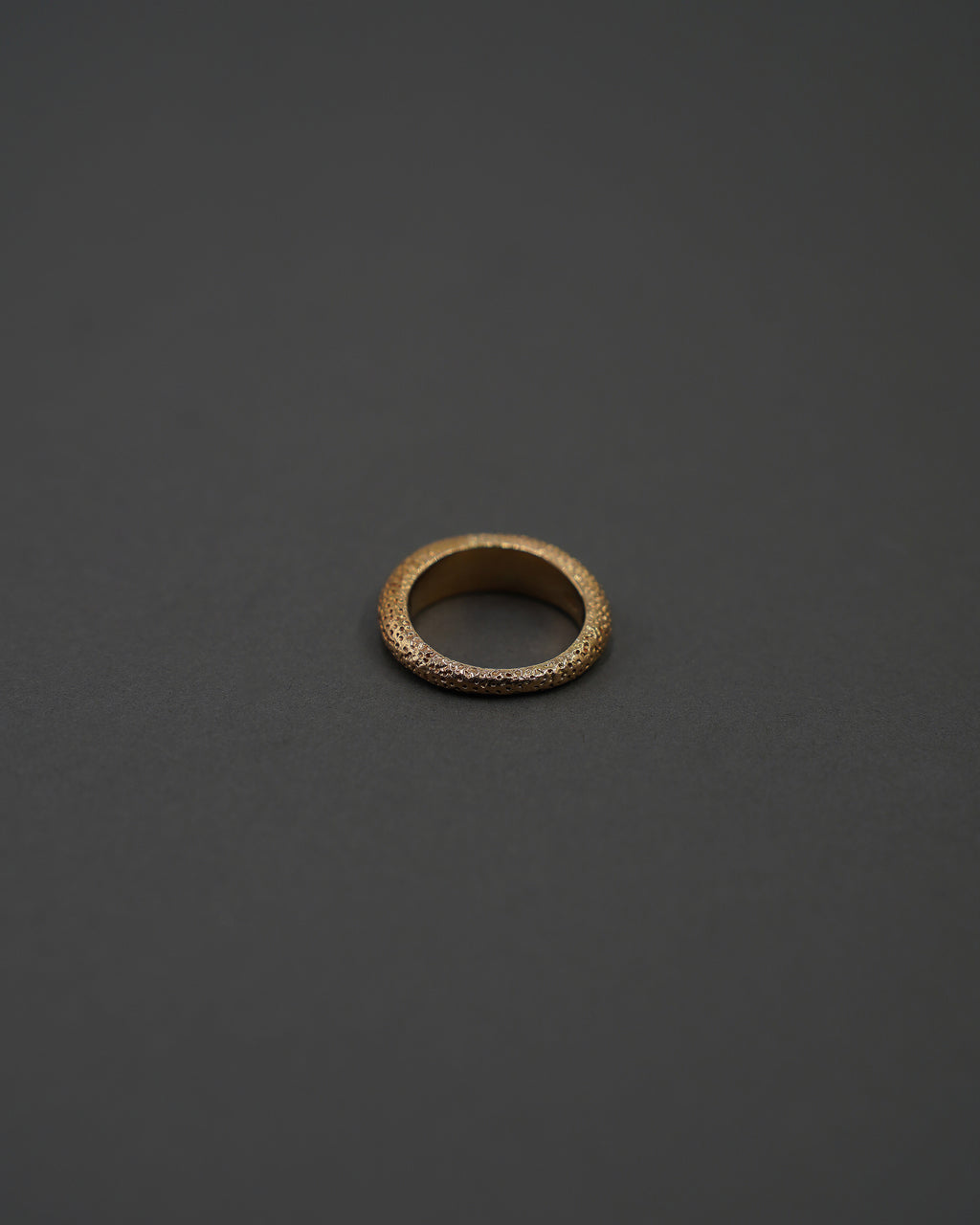 MOON RING S STRUKTUR GULD