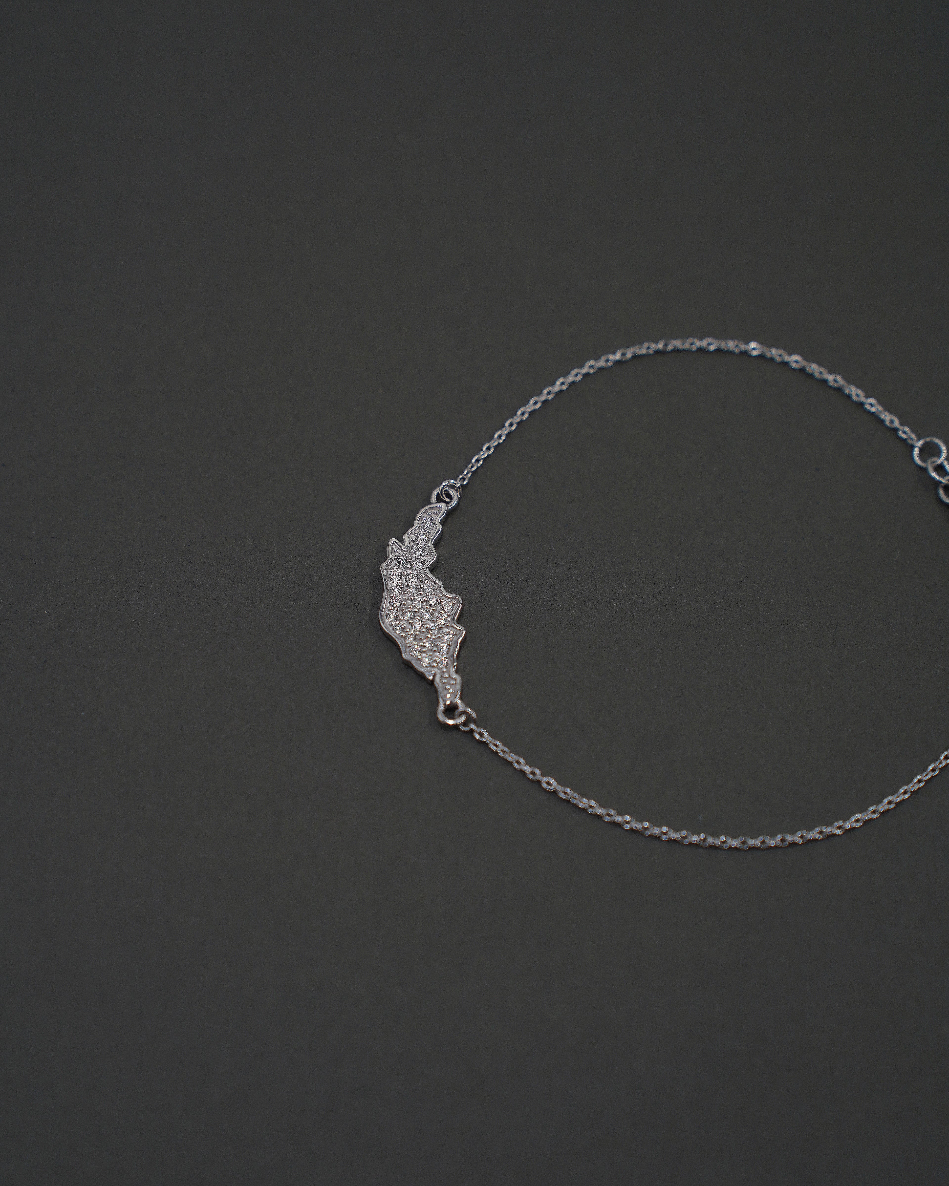 ÖJN ARMBAND DIAMANT VITGULD