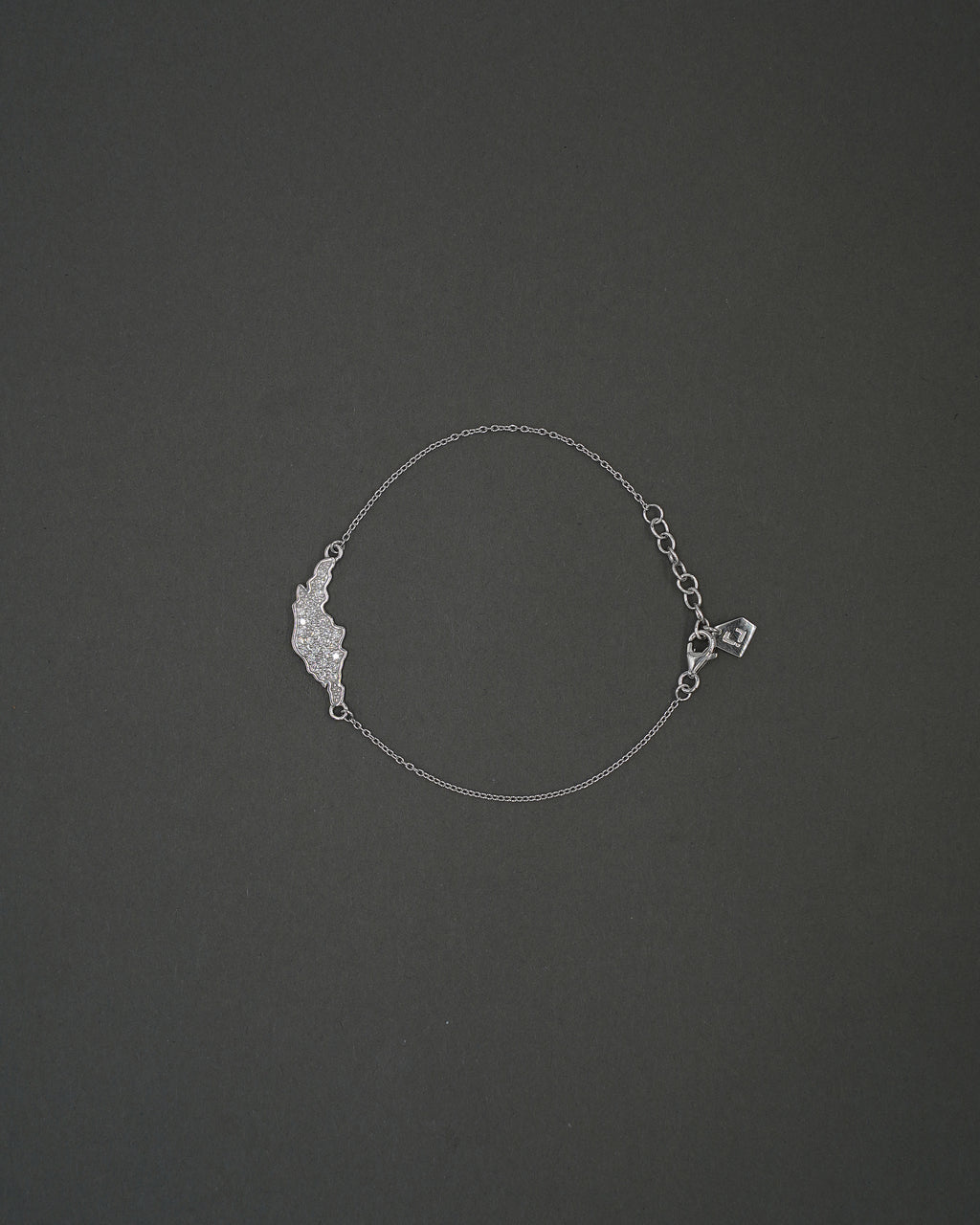 ÖJN ARMBAND DIAMANT VITGULD