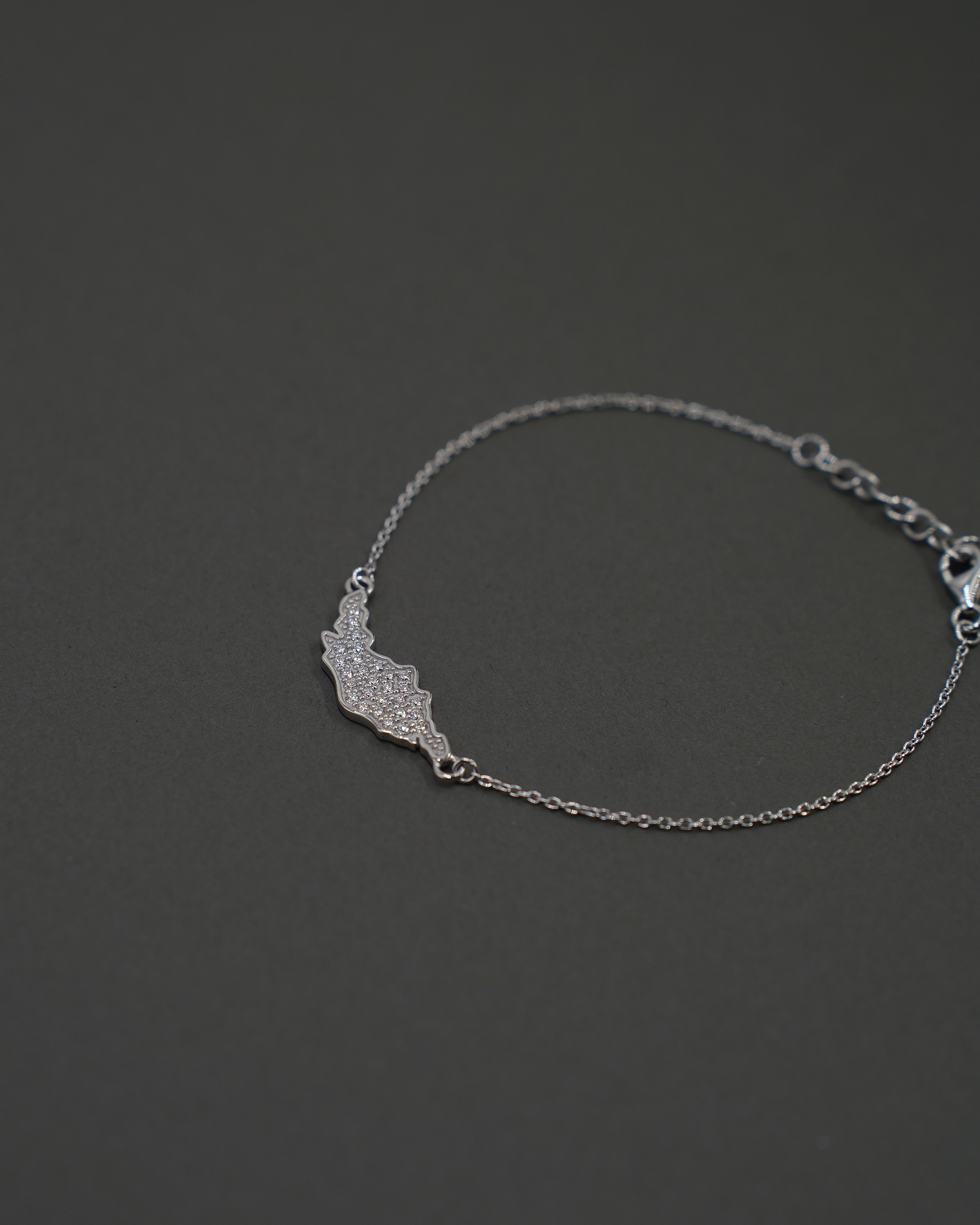 ÖJN ARMBAND DIAMANT VITGULD