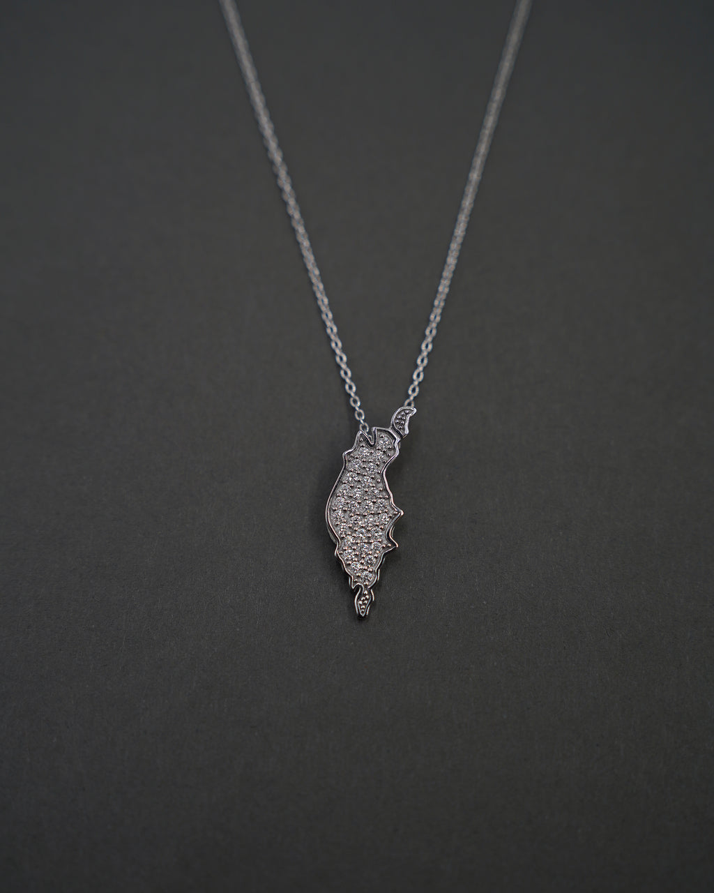 ÖJN HALSBAND DIAMANT VITGULD