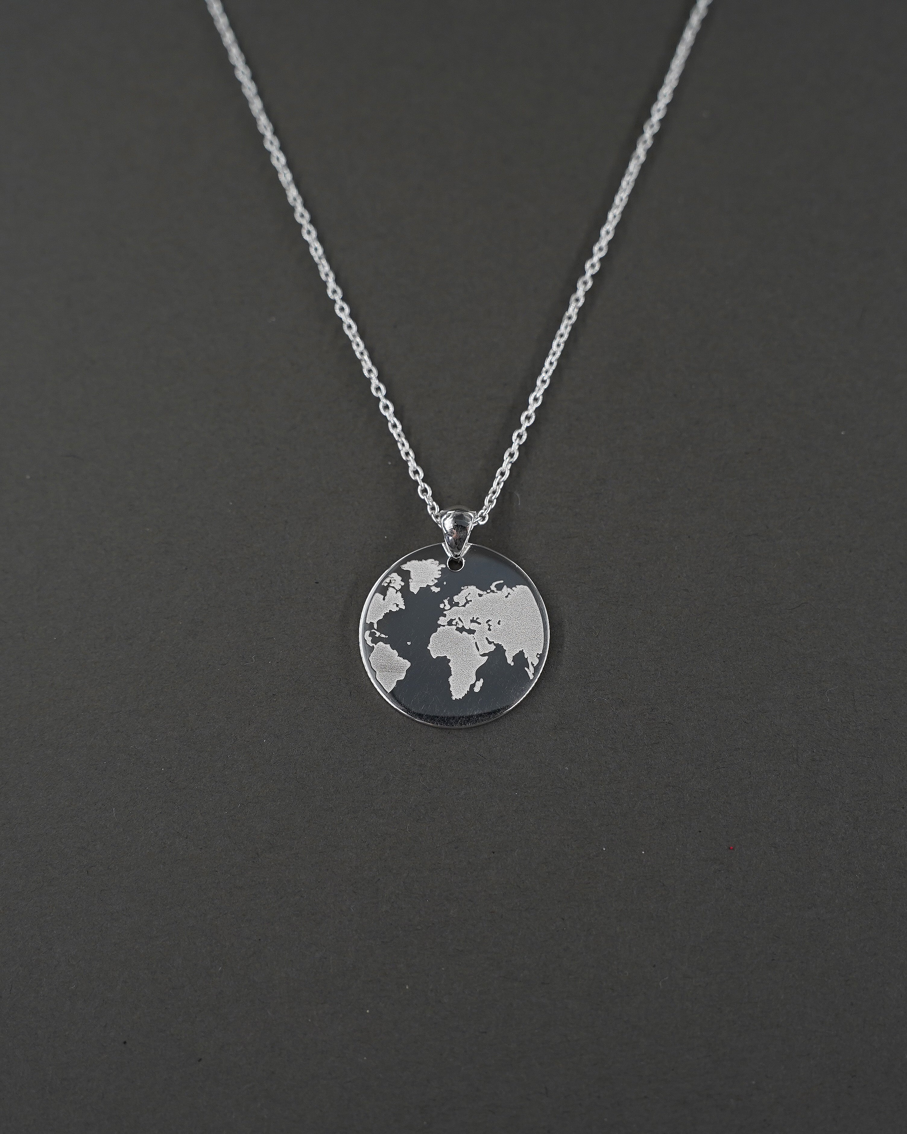 ONE WORLD HALSBAND SILVER