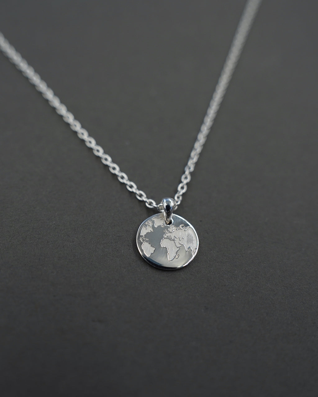 ONE WORLD HALSBAND MINI SILVER