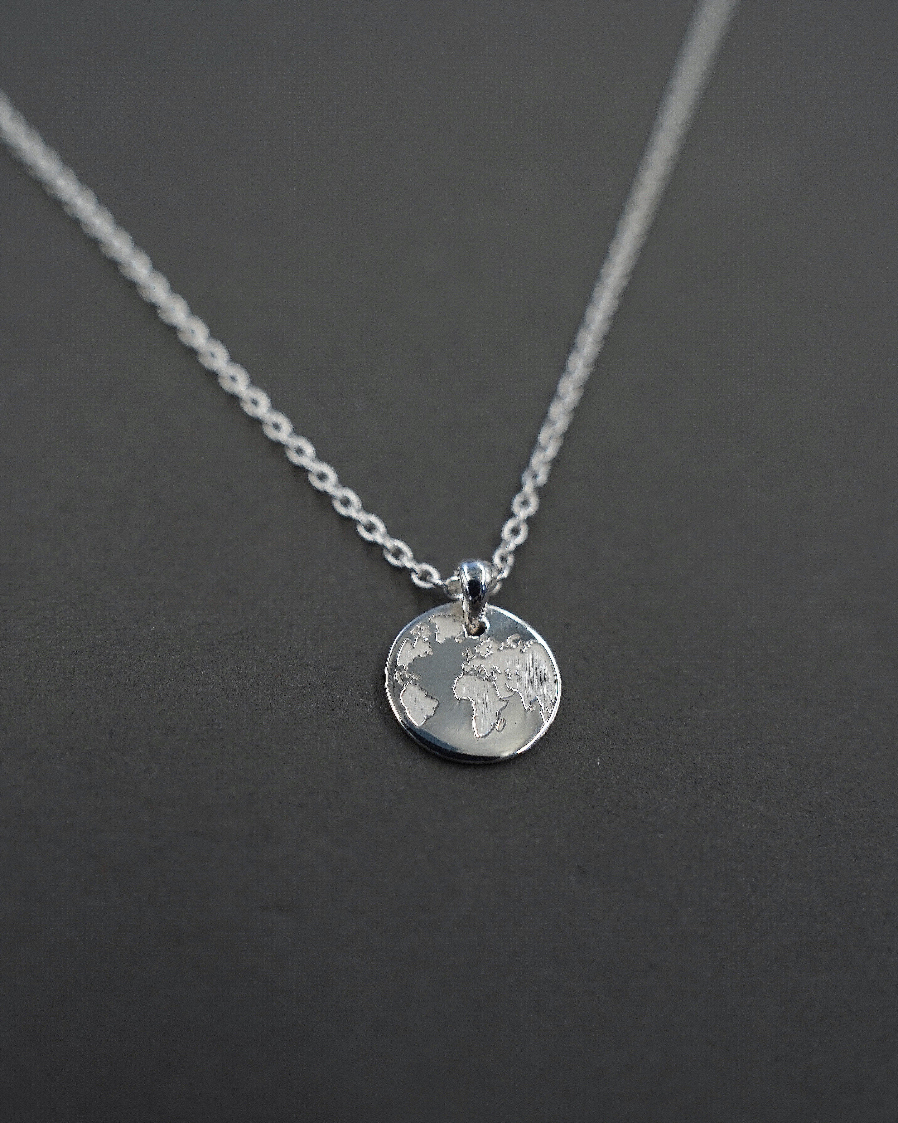 ONE WORLD HALSBAND MINI SILVER