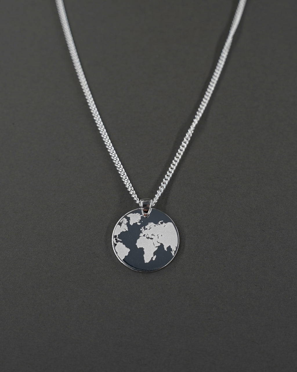 ONE WORLD HALSBAND SILVER PANSAR