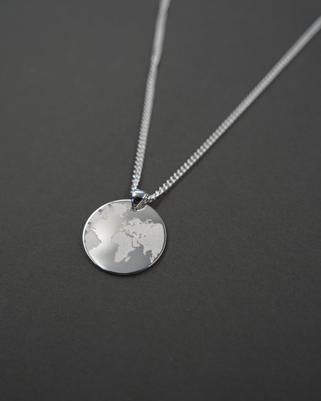 ONE WORLD HALSBAND SILVER PANSAR