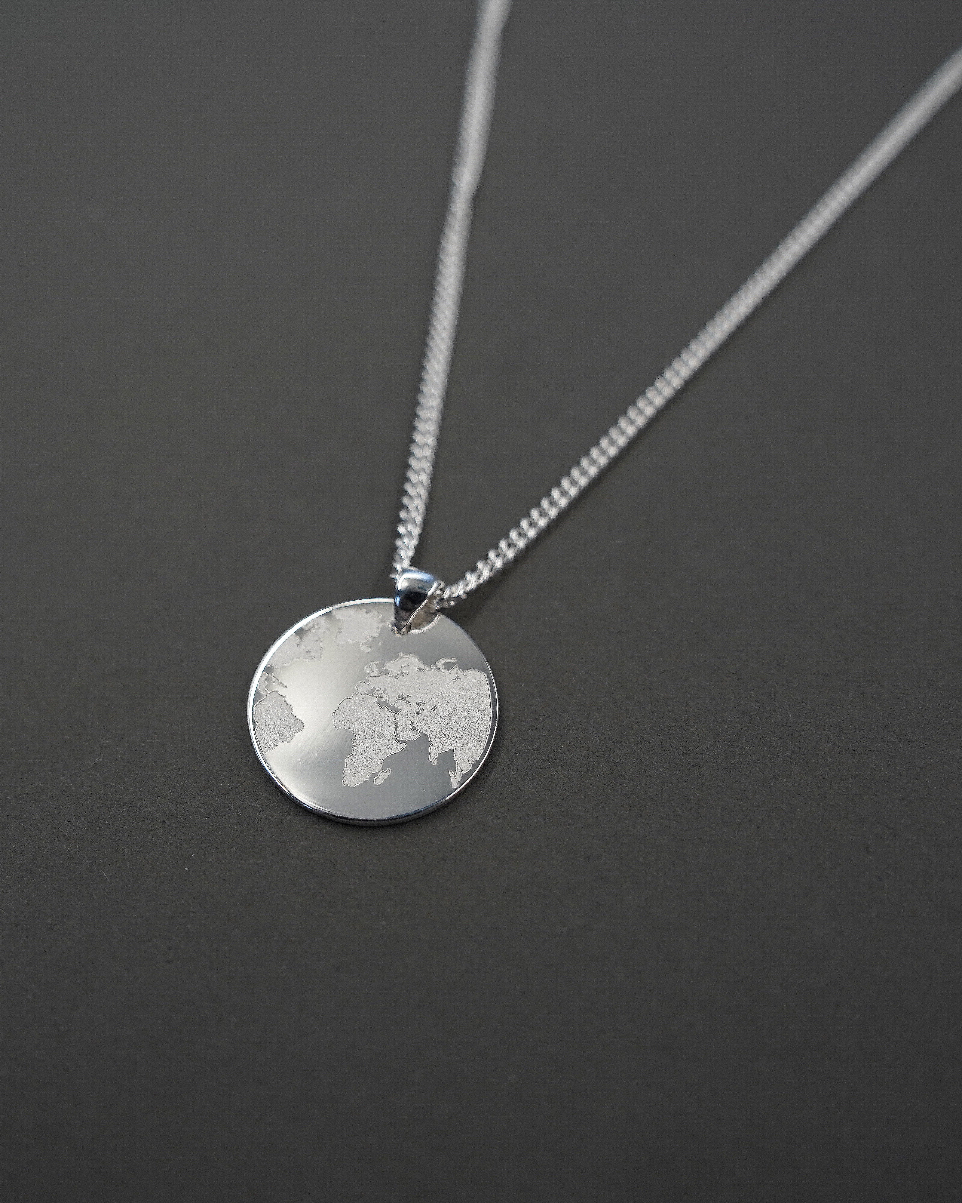 ONE WORLD HALSBAND SILVER PANSAR
