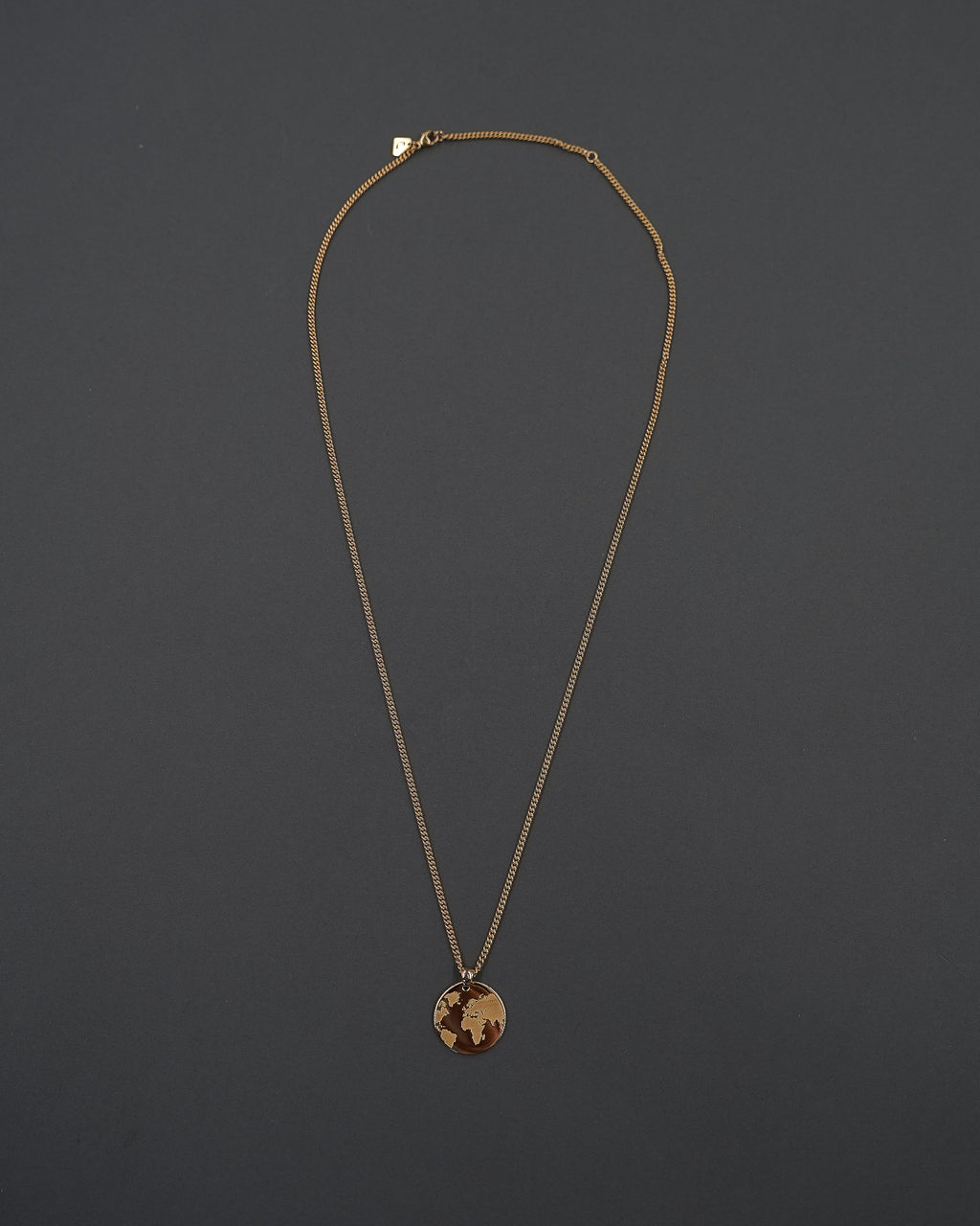 ONE WORLD HALSBAND FÖRGYLLD PANSAR