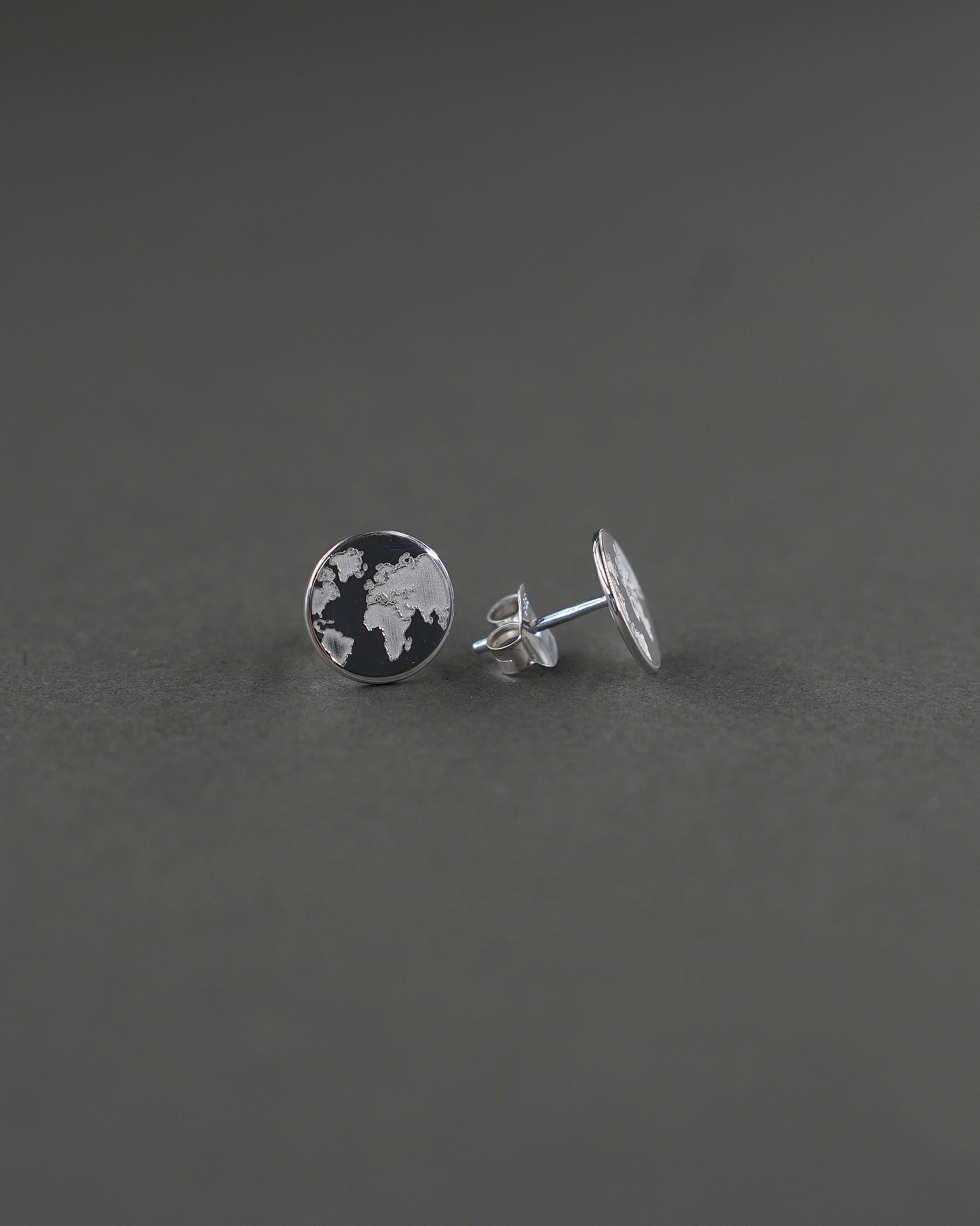 ONE WORLD ÖRHÄNGE MINI SILVER
