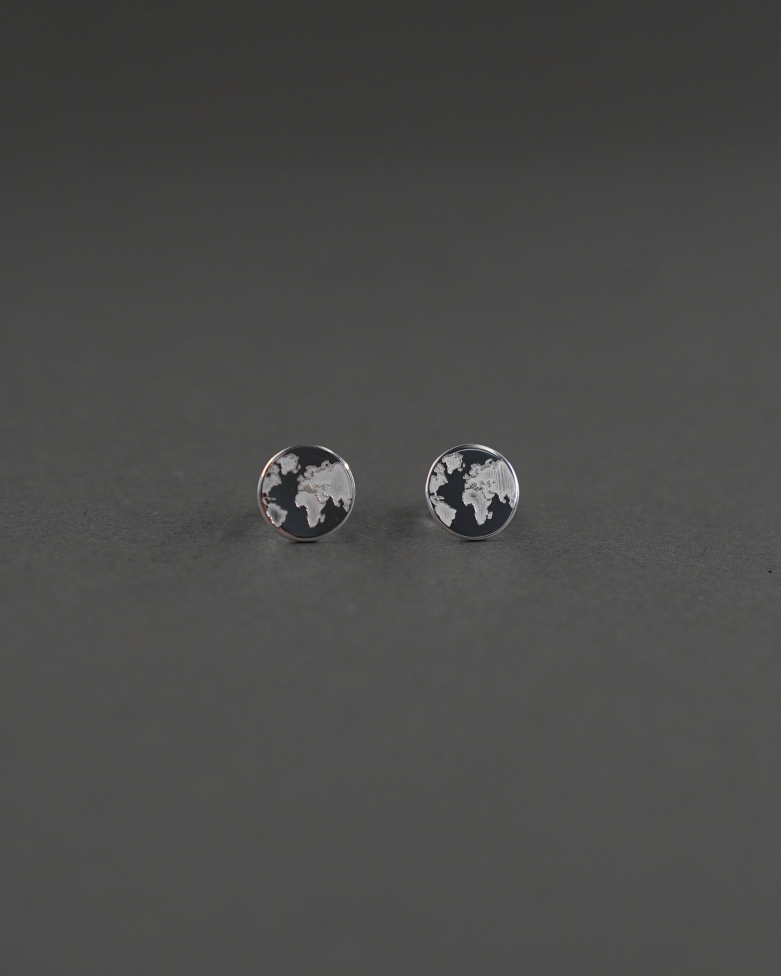 ONE WORLD ÖRHÄNGE MINI SILVER