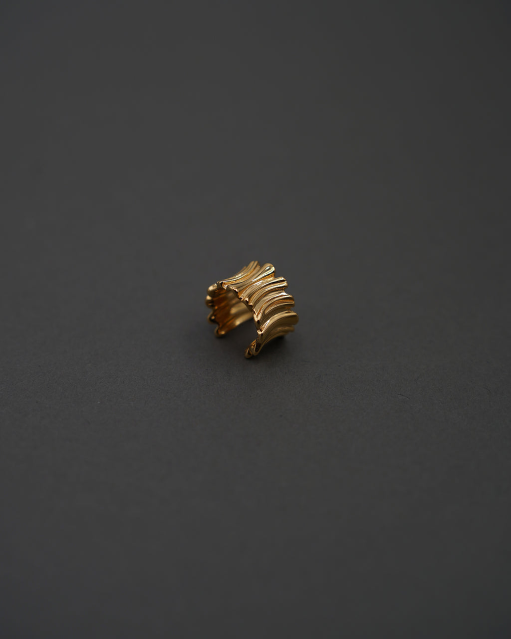 POPPY EARCUFF 10MM FÖRGYLLD