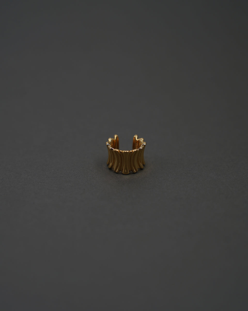 POPPY EARCUFF 10MM FÖRGYLLD