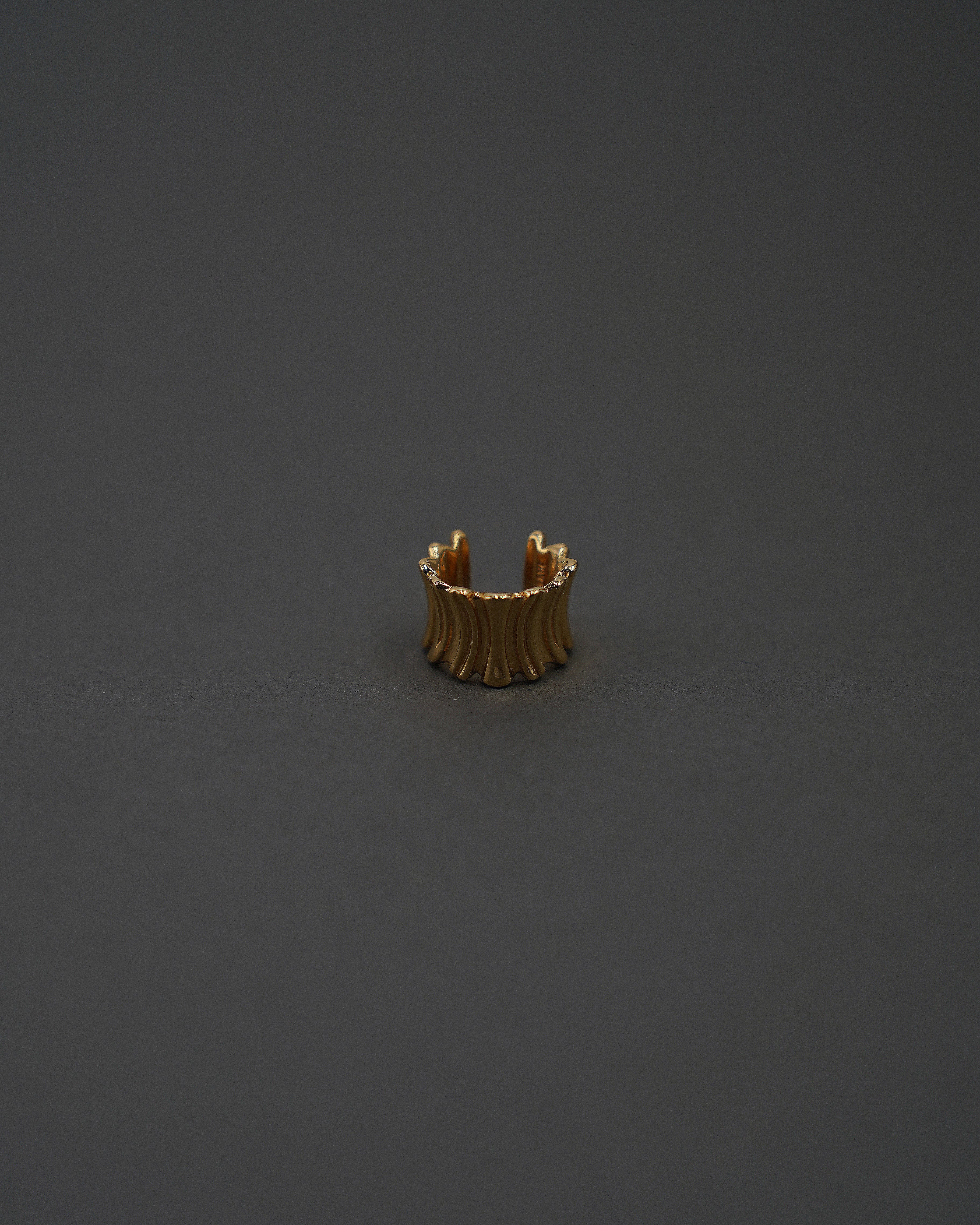 POPPY EARCUFF 10MM FÖRGYLLD