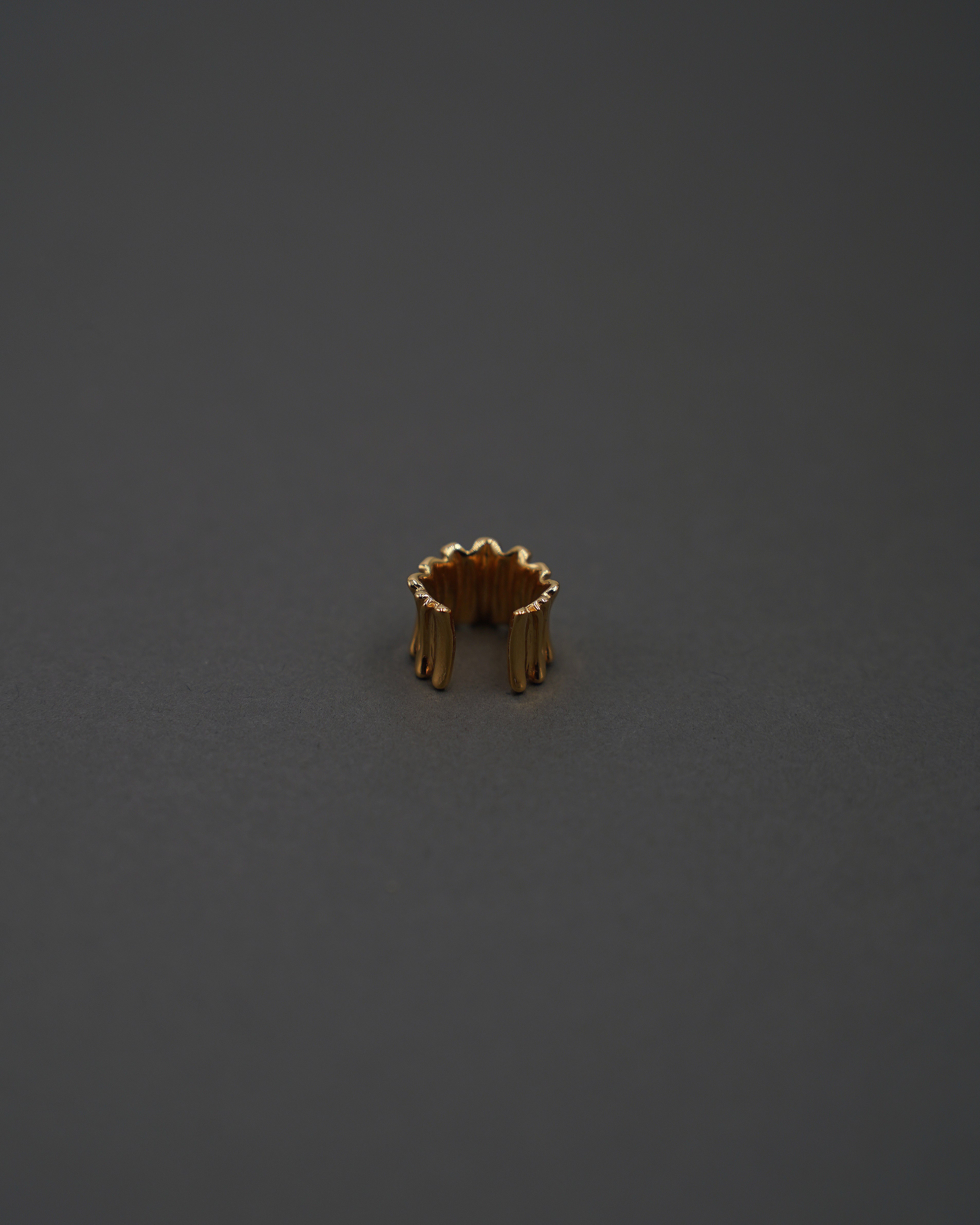 POPPY EARCUFF 10MM FÖRGYLLD