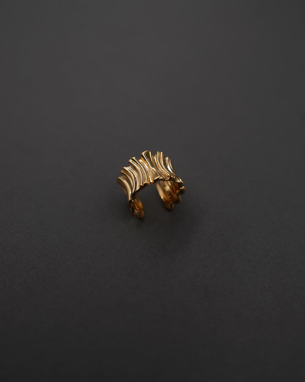 POPPY EARCUFF 10MM FÖRGYLLD