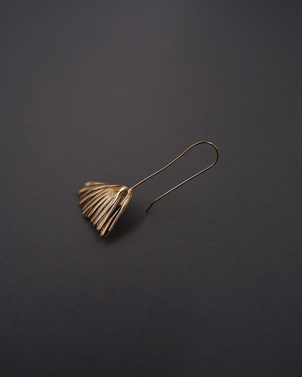 POPPY ÖRHÄNGEN KROK M FÖRGYLLD