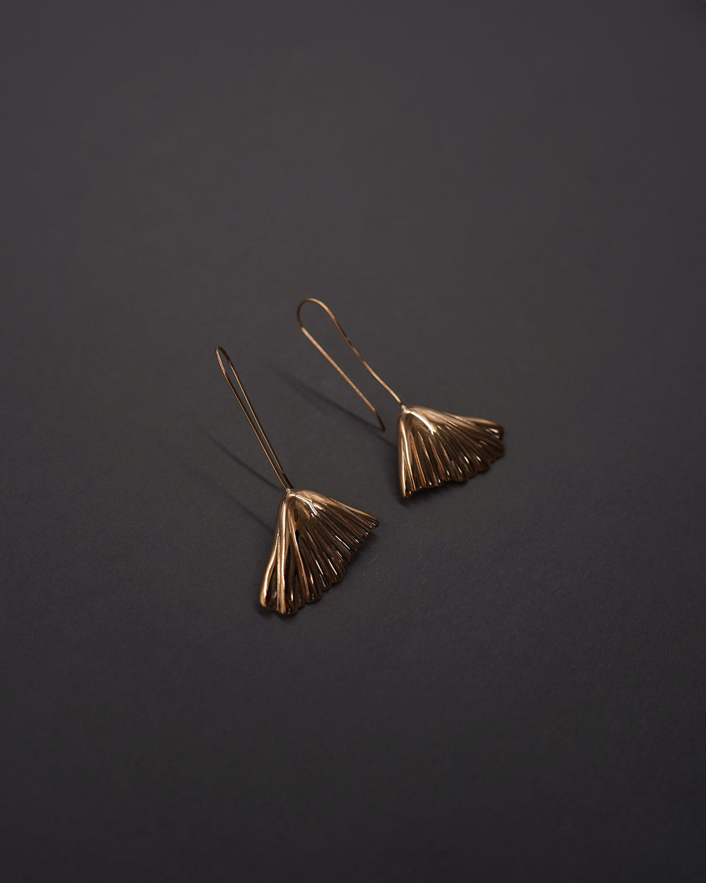 POPPY ÖRHÄNGEN KROK M FÖRGYLLD