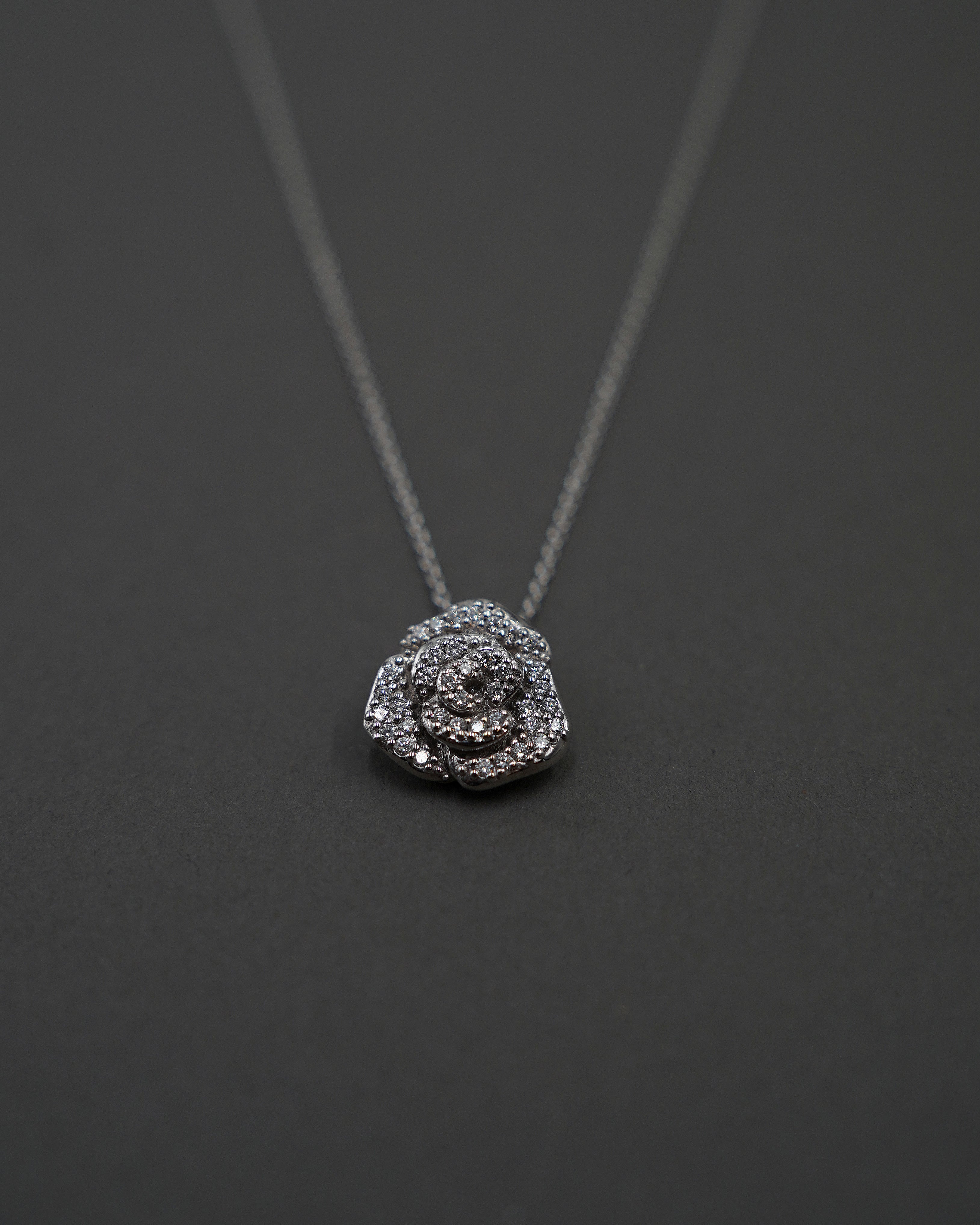 ROS HALSBAND M DIAMANT VITGULD