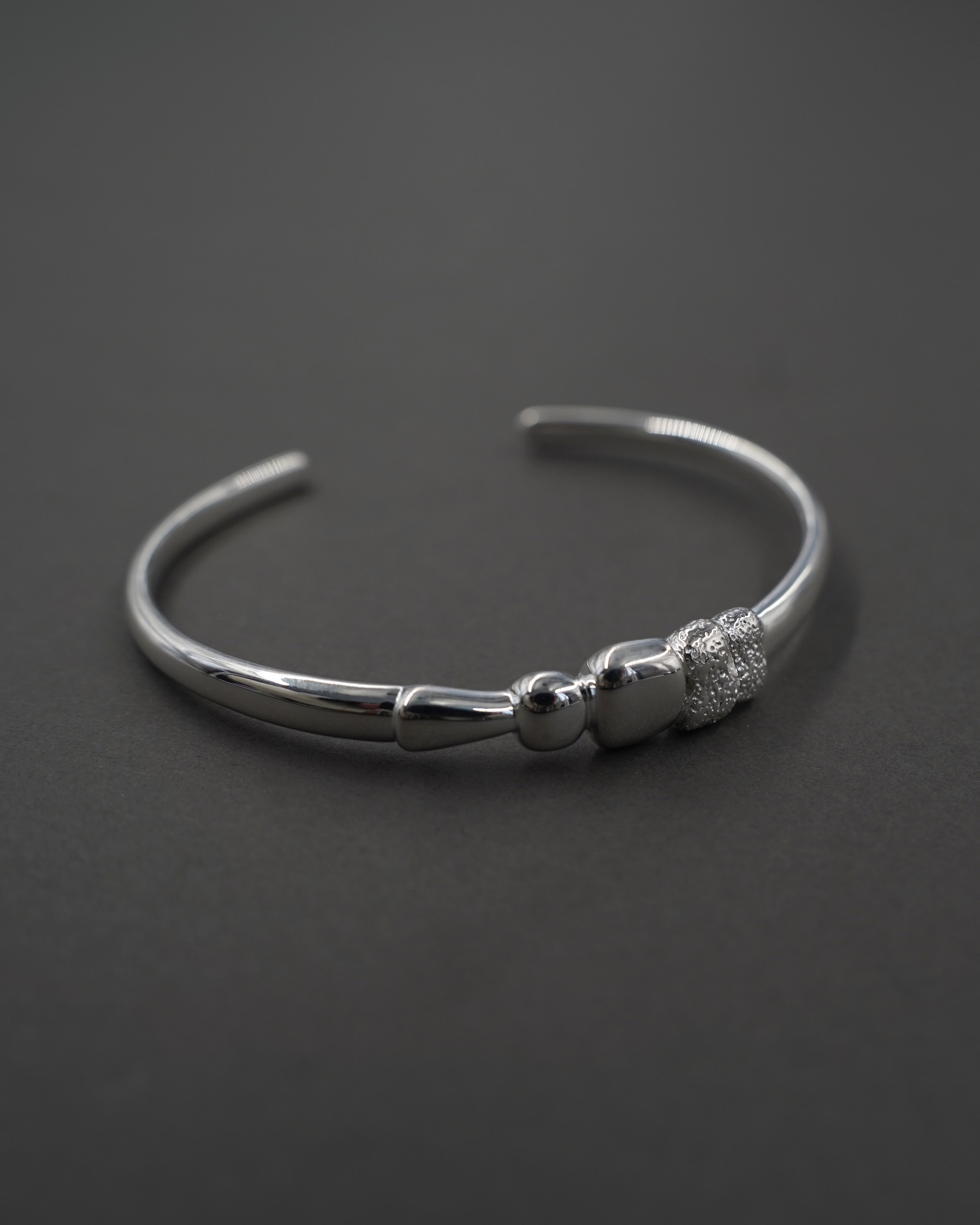 STENKUSTEN ARMBAND CUFF M