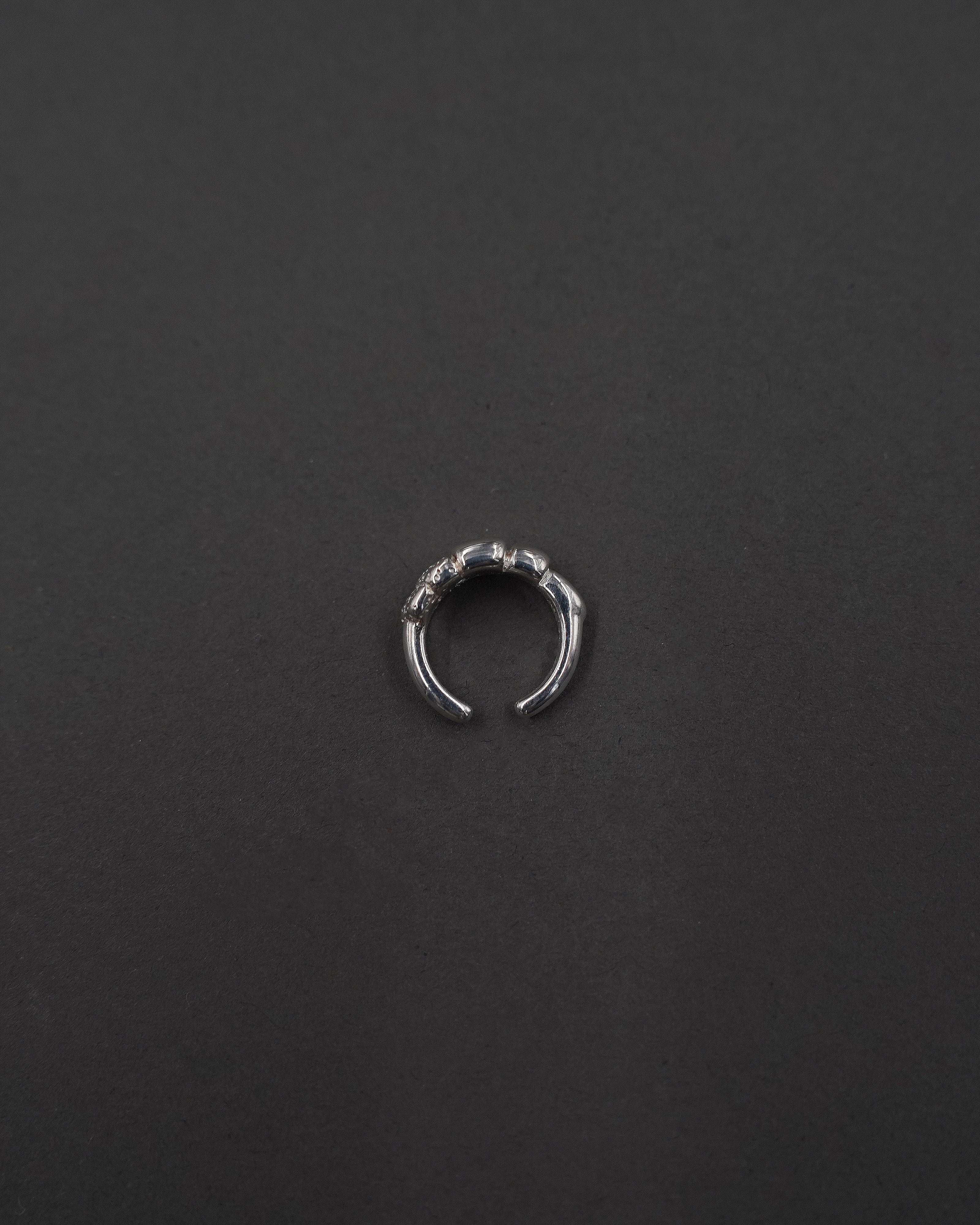 STENKUSTEN EARCUFF SILVER