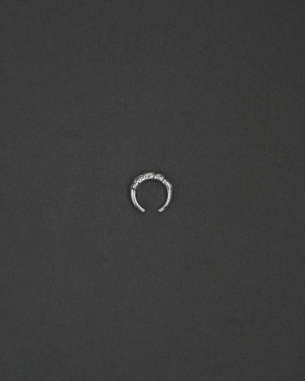 STENKUSTEN EARCUFF SILVER