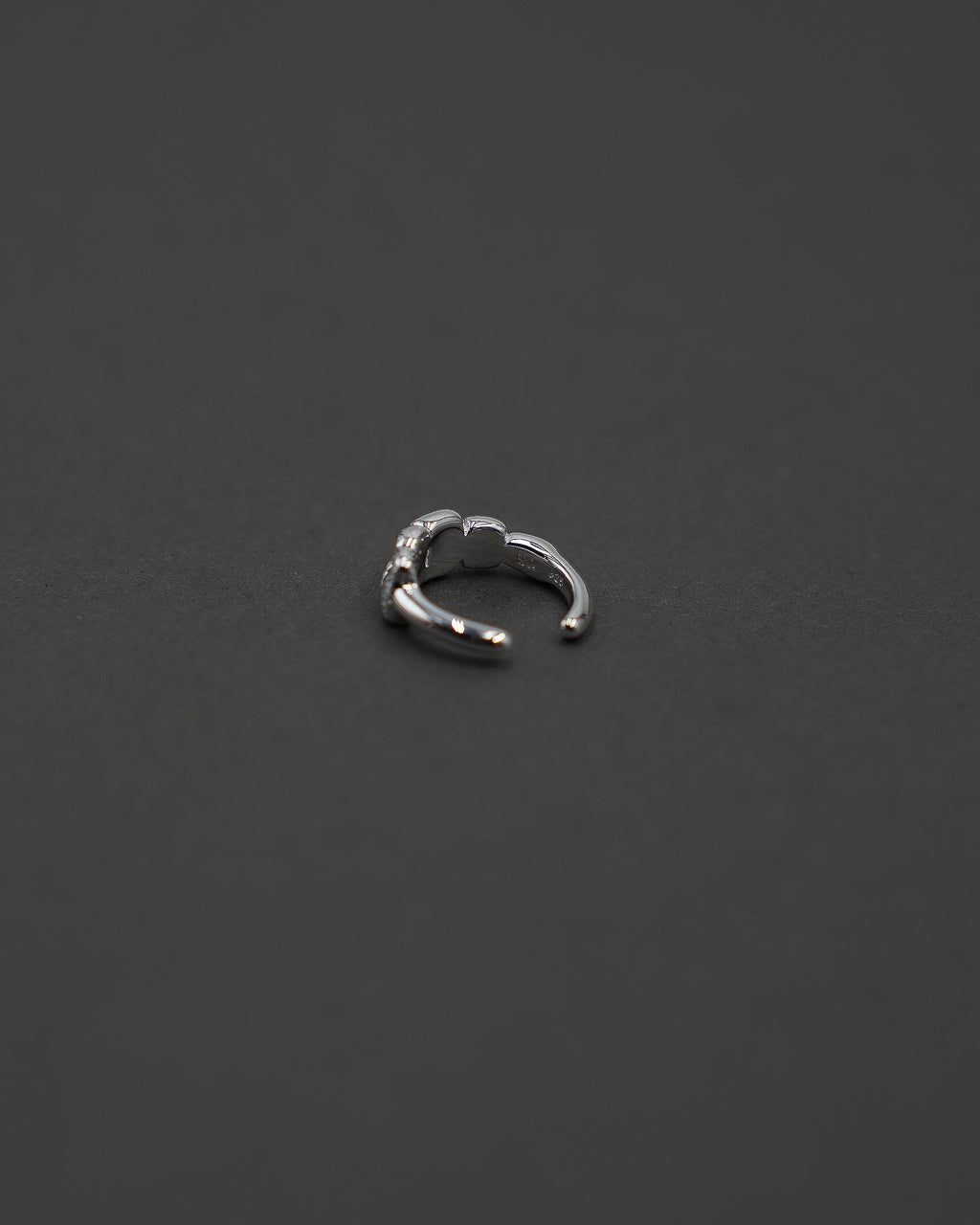 STENKUSTEN EARCUFF SILVER
