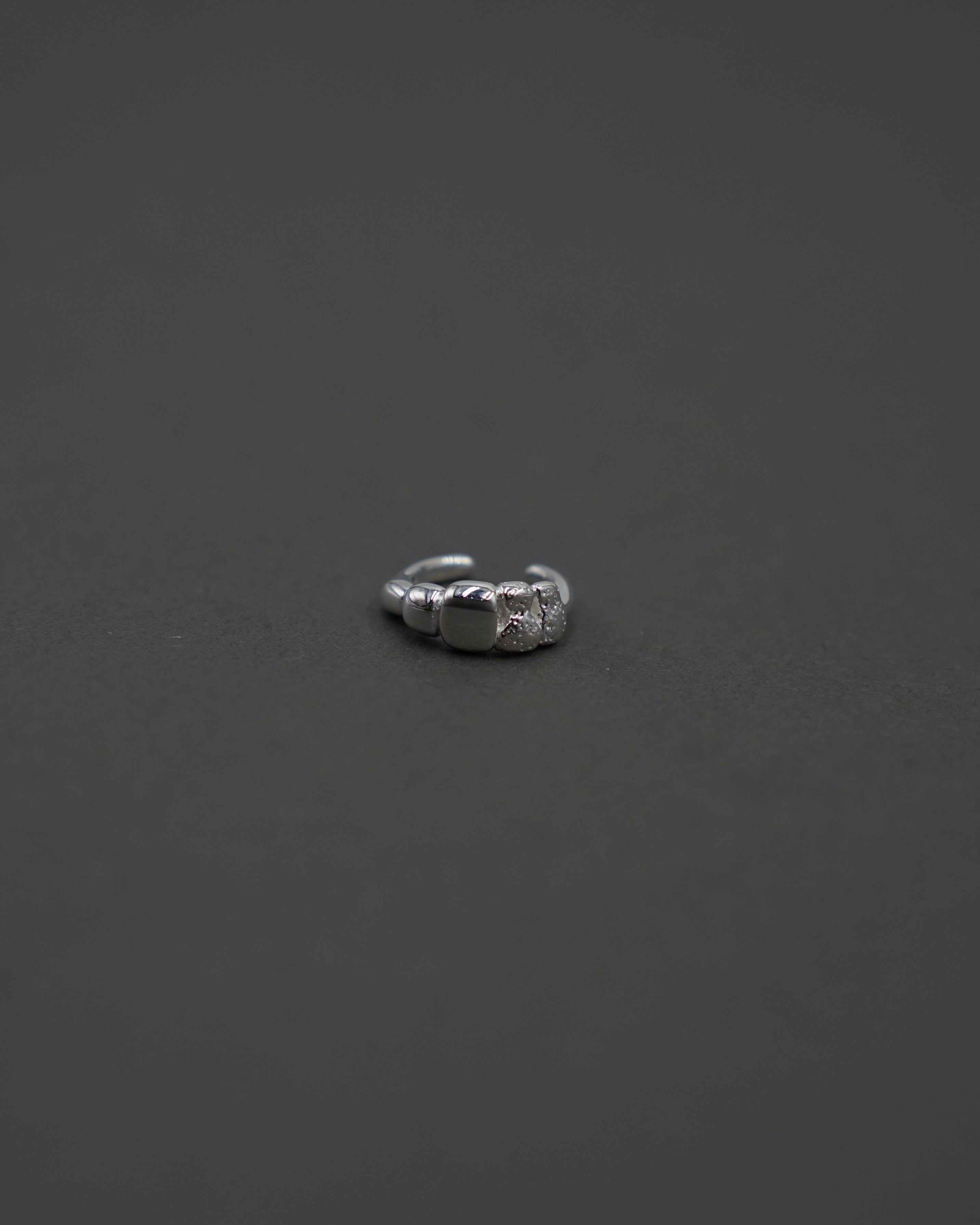 STENKUSTEN EARCUFF SILVER