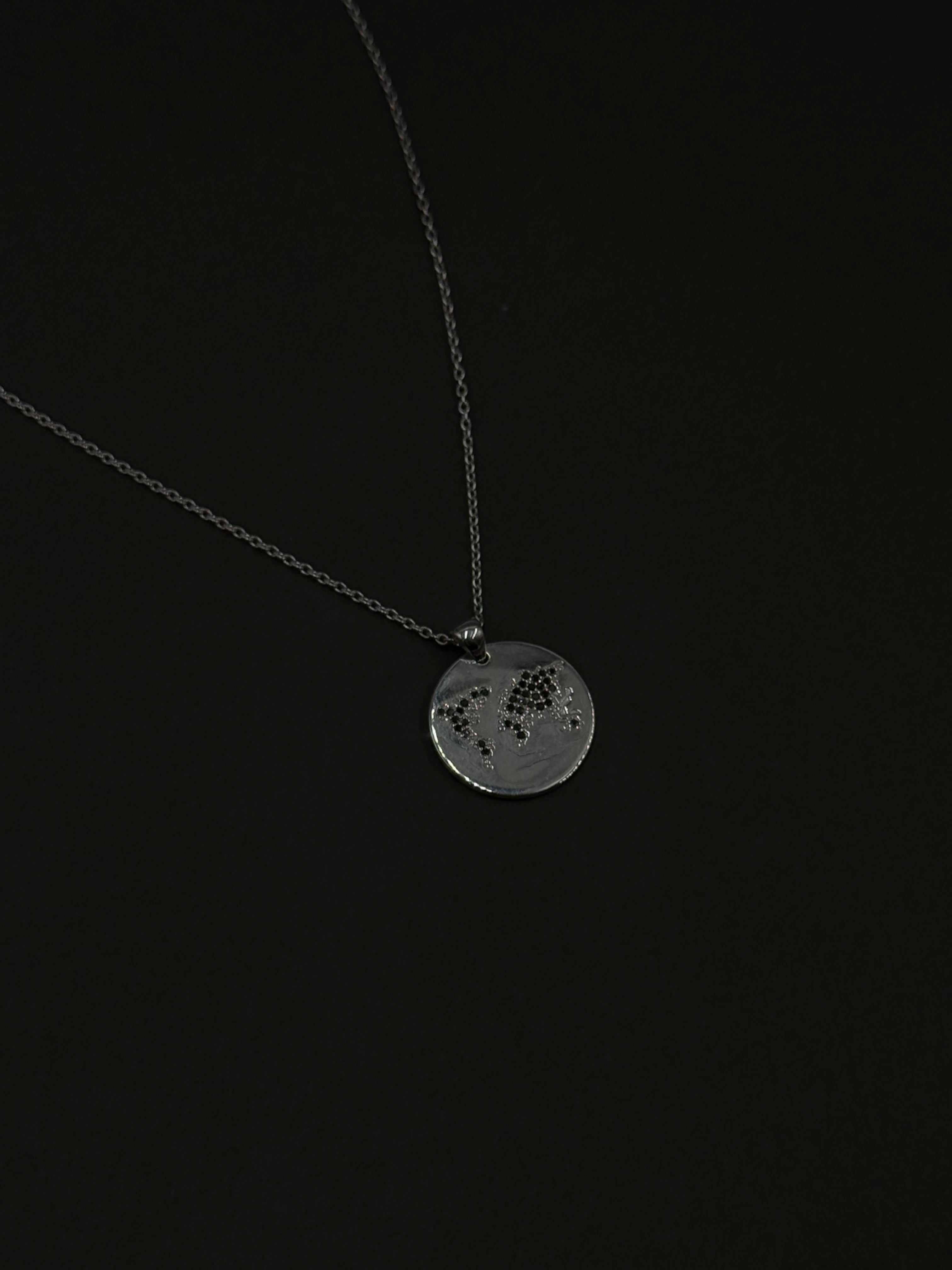 ONE WORLD HALSBAND SVARTA DIAMANTER