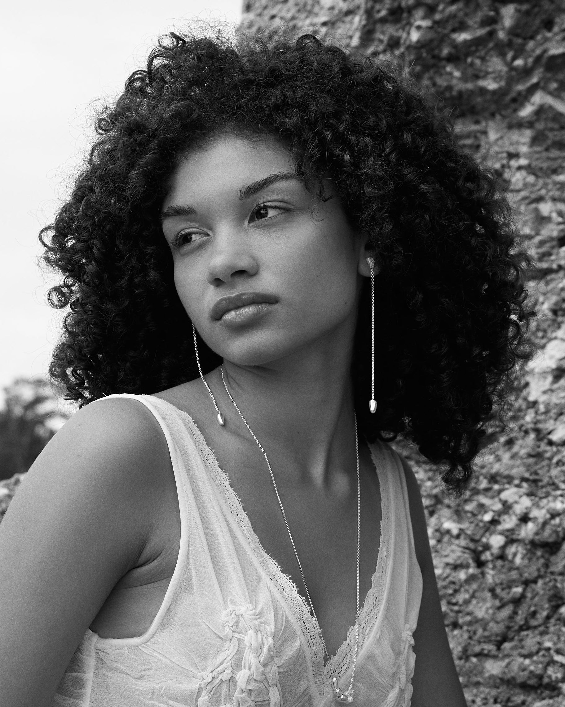 STENKUSTEN ÖRHÄNGEN DROP LÅNG 10CM